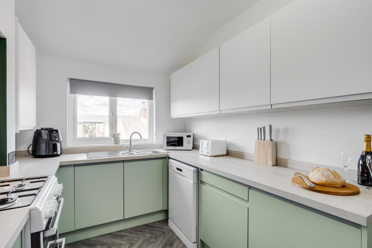 St David'S - Stylish 2 Bed Apartment, Free Parking, Close To Beach Lytham St Annes Dış mekan fotoğraf